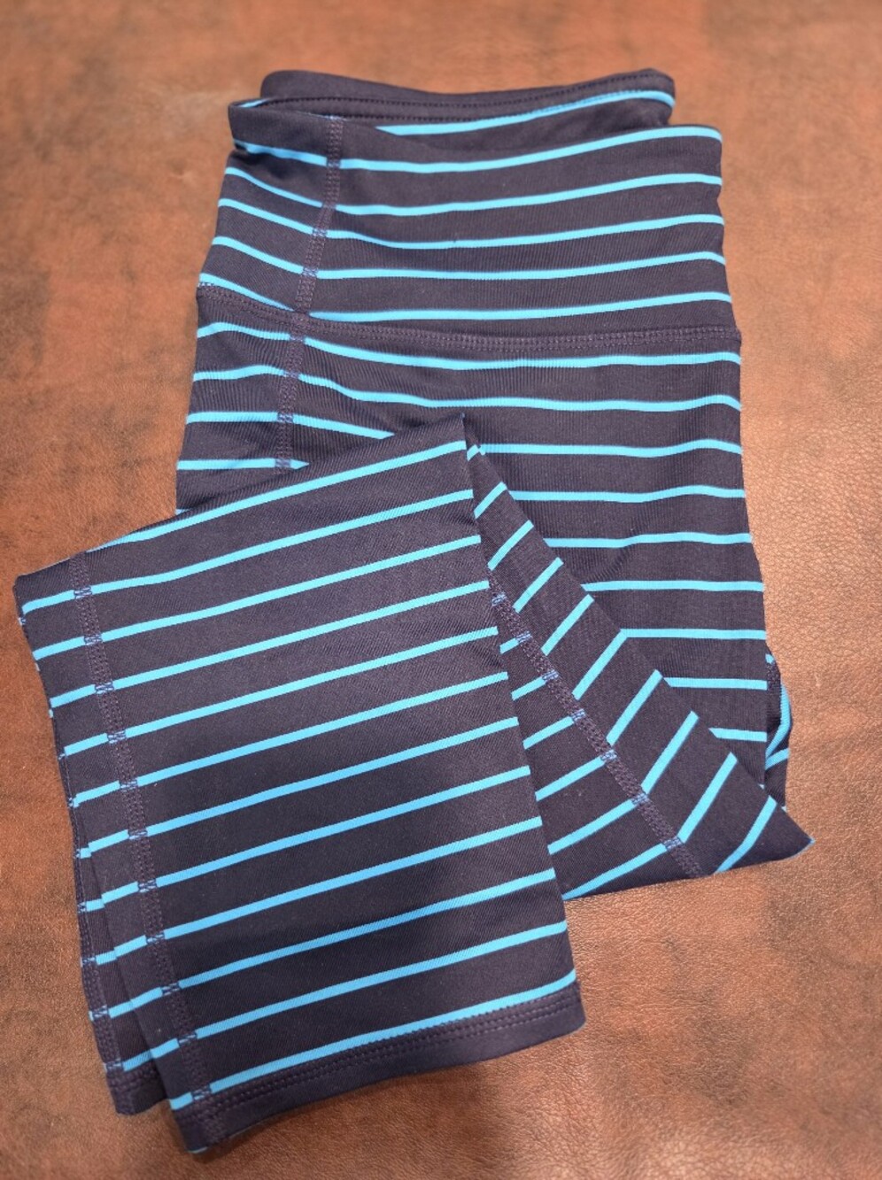 New Women's Athleta Capri Leggings with Bright Blue Stripes, M